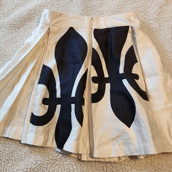 Club Monaco White Satin Lilly Symbol Puff Tulle Lined A-Line Mini Skirt - Picture 4 of 7